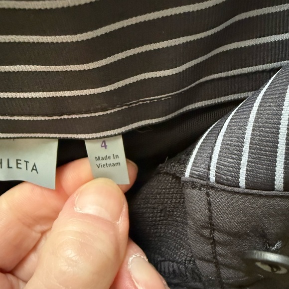 Athleta Wander Utility pant in black and size 4. - Picture 11 of 13